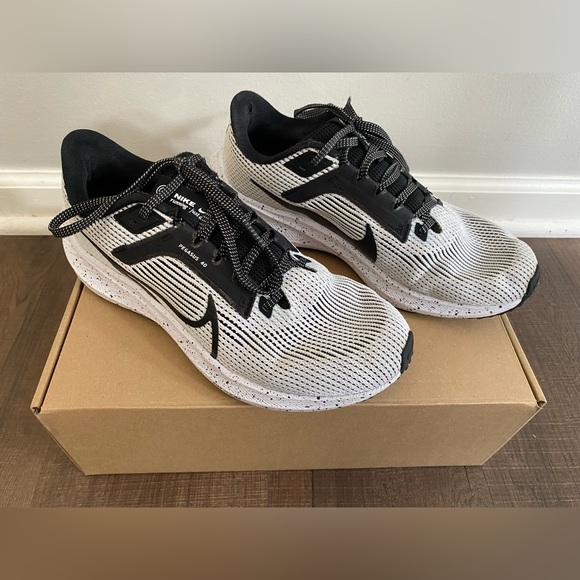 Nike Pegasus 40 Black/White - Picture 6 of 9